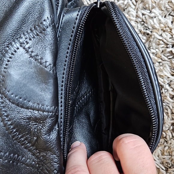 Vintage 90's Totes Black Leather Patchwork Fanny Pack - Picture 4 of 8